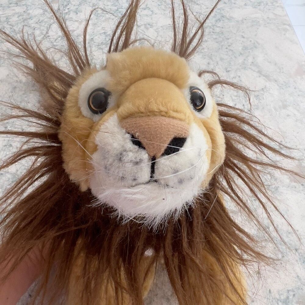 The Petting Zoo stuffed lion - Picture 4 of 9